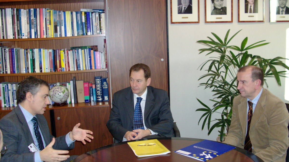 El presidente del EBB, Iñigo Urkullu; el presidente de ALDE, Graham Watson; y el eurodiputado de EAJ