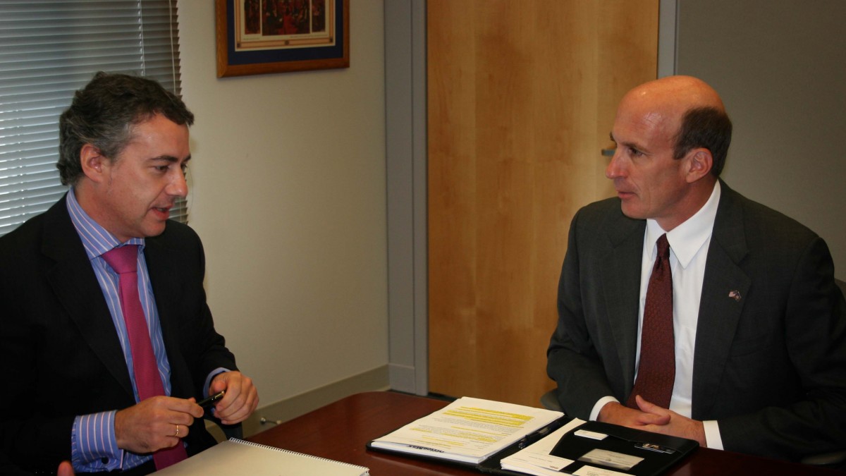 El Presidente del EBB de EAJ-PNV, Iñigo Urkullu, con el Secretario de Desarrollo del Gobierno de Pen