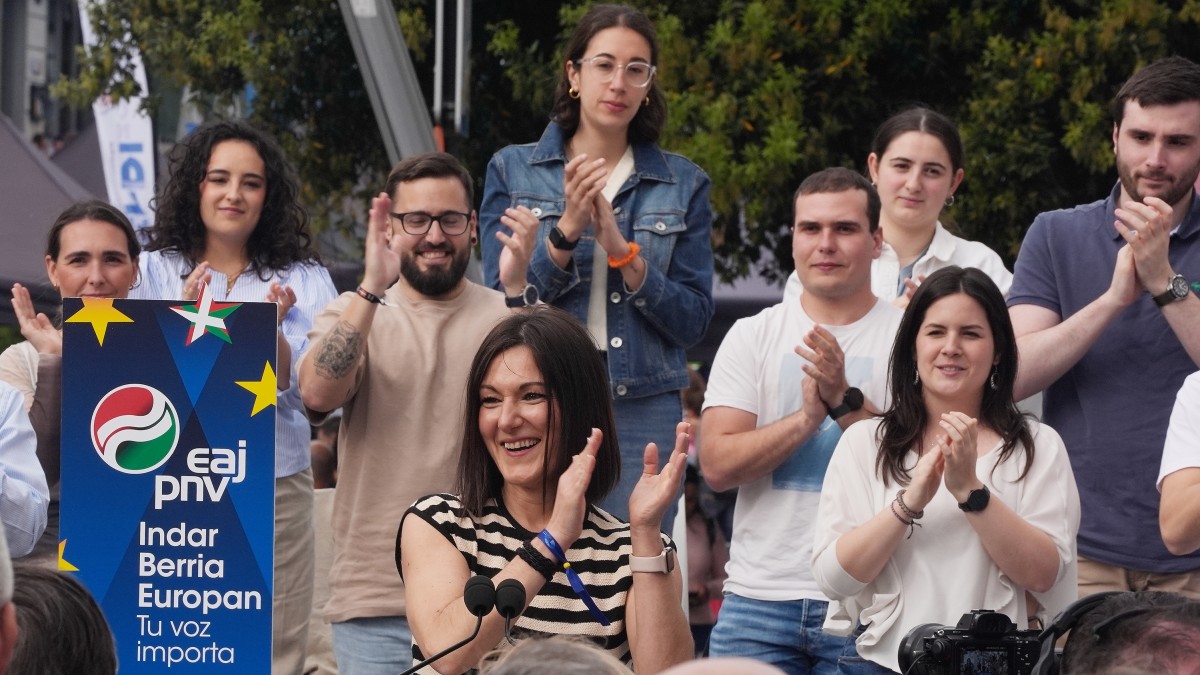 Mitin Vitoria Gasteiz - Oihane Agirregoitia, Rakel Molina, Andoni Ortuzar