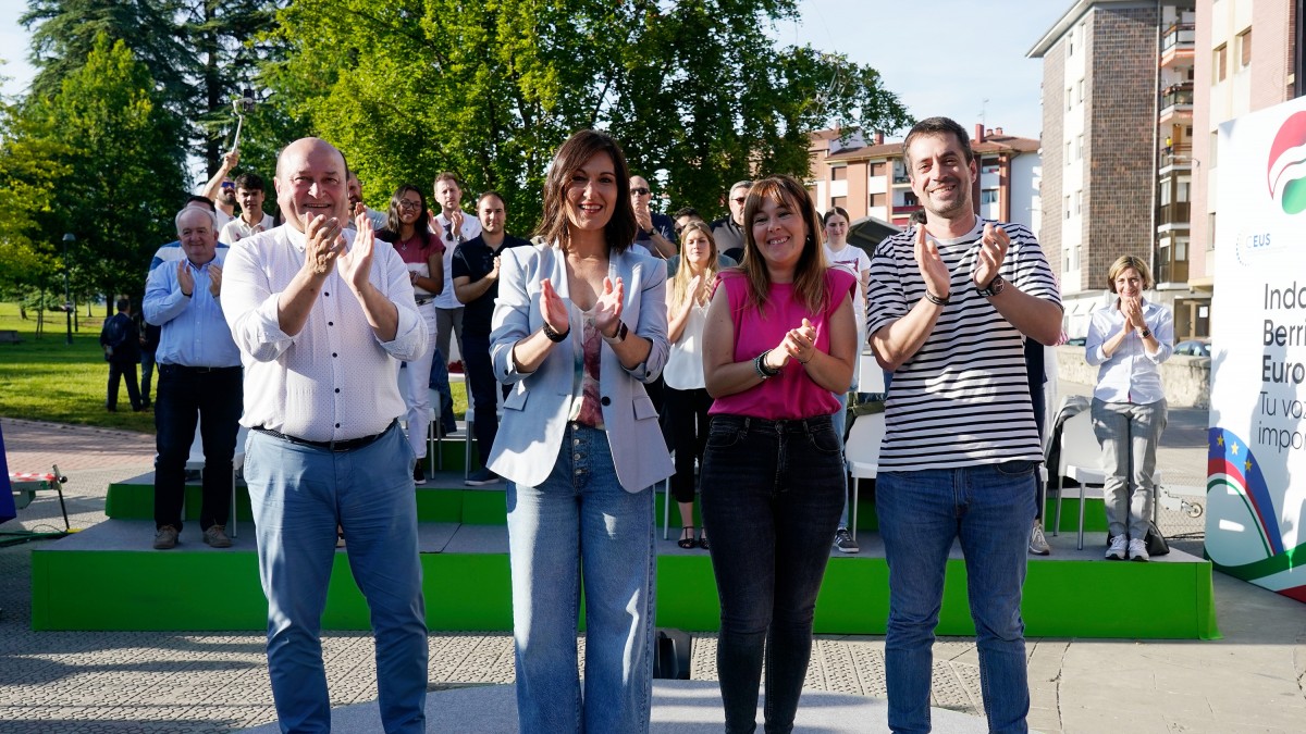 9-J Mitin Amurrio - Oihane Agirregoitia, Rakel Molina, Txerra Molinuevo, Andoni Ortuzar