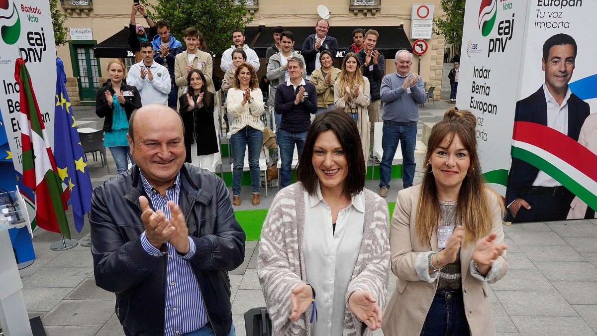 9-J Mitin Agurain - Oihane Agirregoitia, Rakel Molina, Andoni Ortuzar