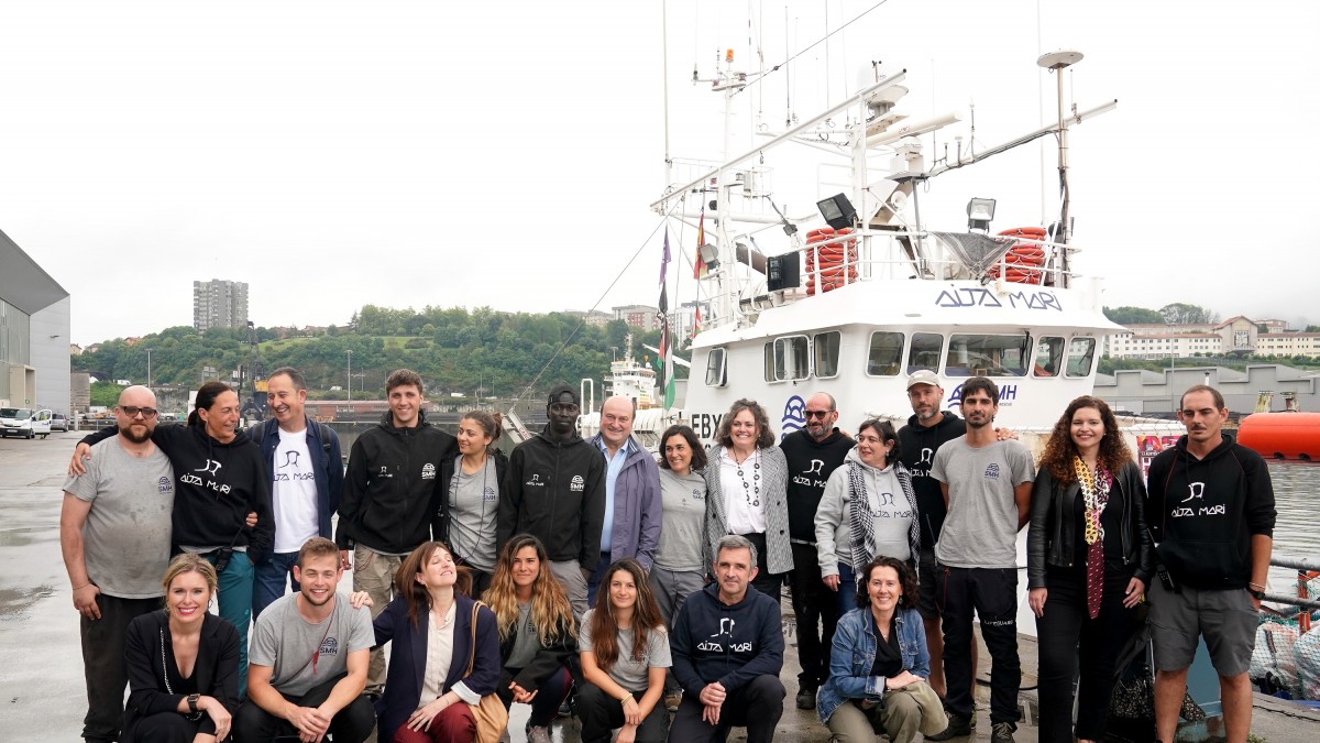 Visita a barco Aita Mari