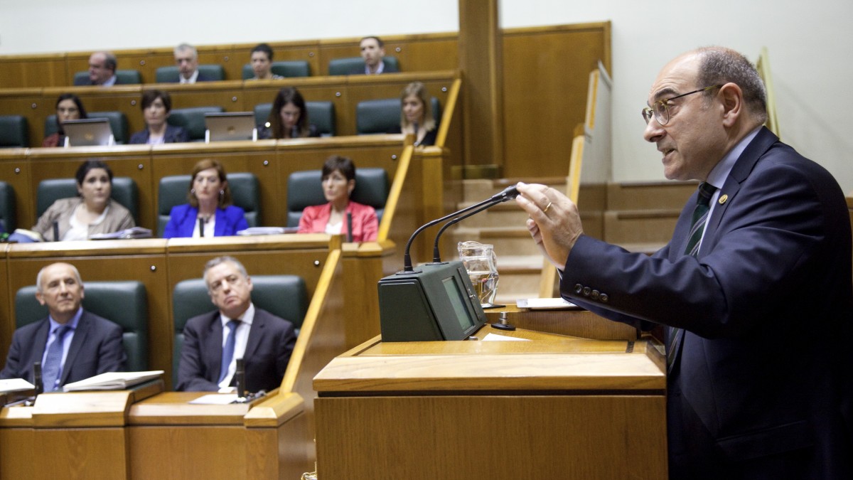 EAJ-PNV defiende la gestión del consejero Darpón y destaca su aportación a la construcción de un sistema de salud referente en Europa