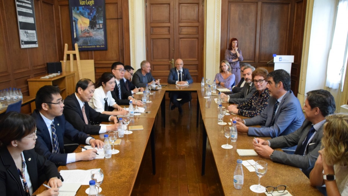 Eneko Goia con la delegación China