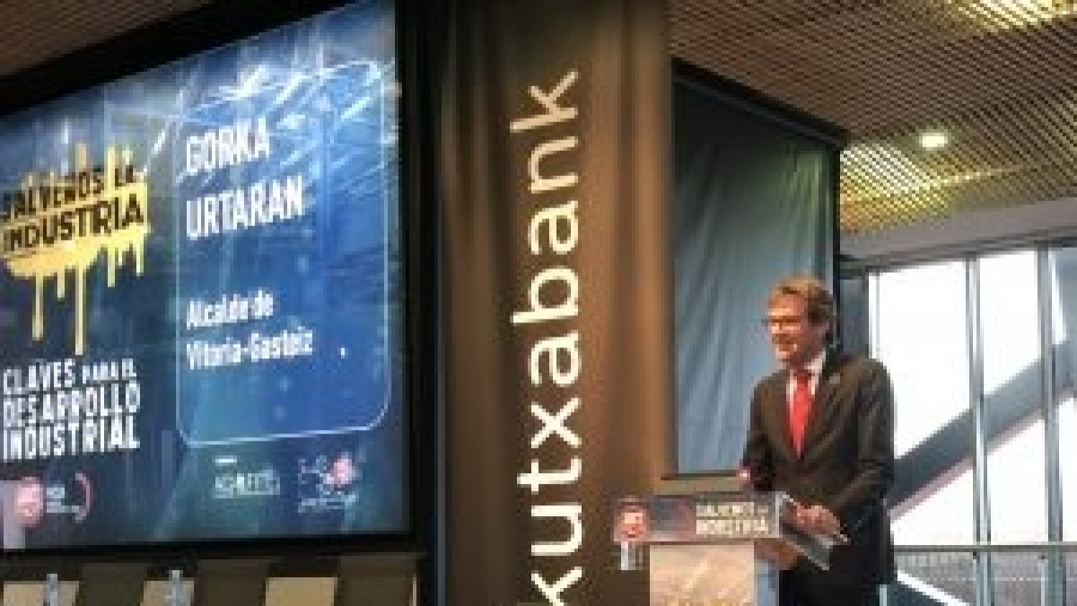 Gorka Urtaran presenta a Vitoria-Gasteiz como un espacio atractivo para que la industria dé respuestas innovadoras a sus retos