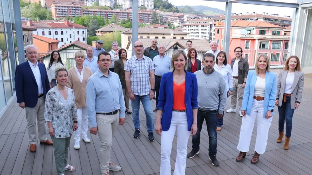 Maria Ubarretxena, candidata a la alcaldía de EAJ-PNV de Arrasate, presenta un equipo que aúna pluralidad, experiencia y conocimiento