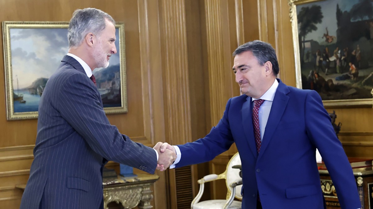 Aitor Esteban se reúne por segunda vez con Felipe VI en el Palacio de la Zarzuela   