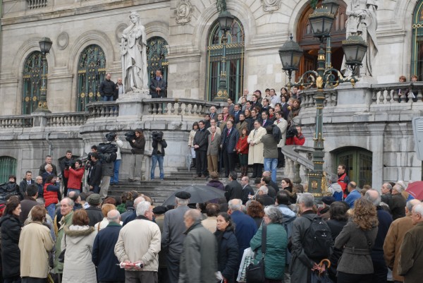 Concentración  ante el Ayuntamiento de Bilbao