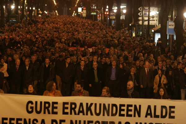 Gure Instituzioak defendatzen