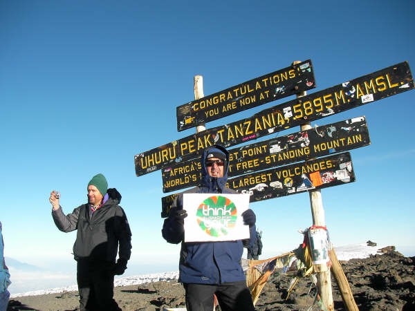 Think Gaur en el Kilimanjaro 