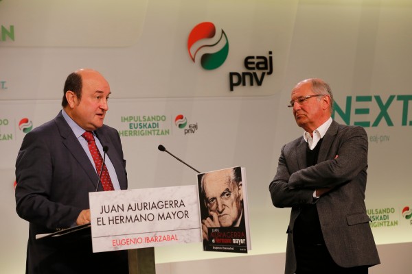 Andoni Ortuzar y Eugenio Ibarzabal - Presentación del libro: 