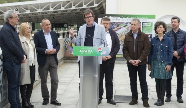 Gorka Urtaran, Ramiro González. Azpiegiturak - Gasteiz