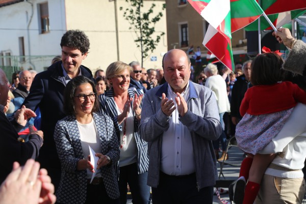 Mitin Getxo. Amaia Agirre, Unai Rementeria, Andoni Ortuzar