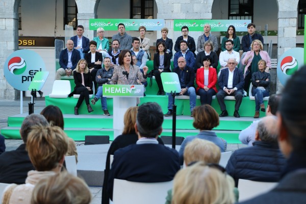 Mitina Azpeitia. Amaia Etxebarria, Markel Olano, Joseba Egibar, Izaskun Bilbao Barandica