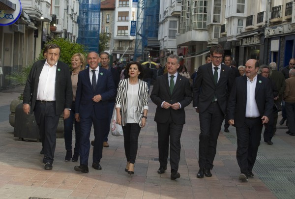 Mitin Vitoria-Gasteiz. Gorka Urtaran, Ramiro González, Izaskun Bilbao, Iñigo Urkullu, Andoni Ortuzar