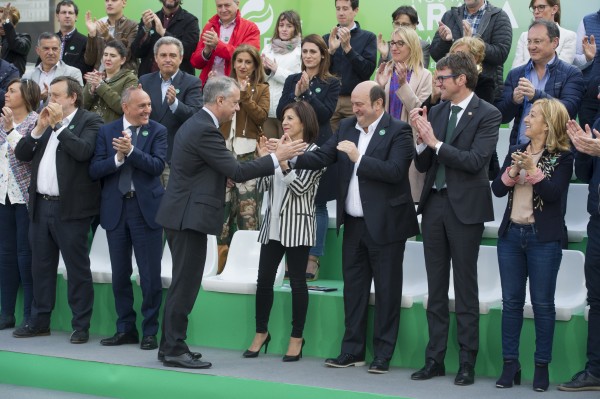 Mitin Vitoria-Gasteiz. Gorka Urtaran, Ramiro González, Izaskun Bilbao, Iñigo Urkullu, Andoni Ortuzar