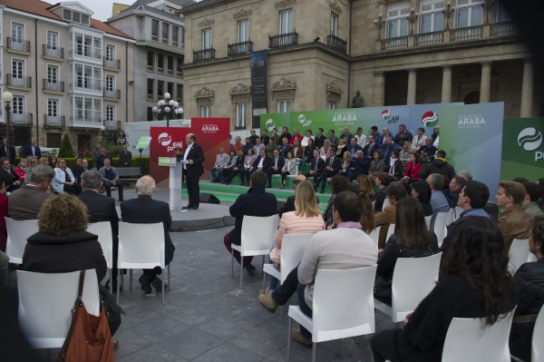 Mitin Vitoria-Gasteiz. Gorka Urtaran, Ramiro González, Izaskun Bilbao, Iñigo Urkullu, Andoni Ortuzar