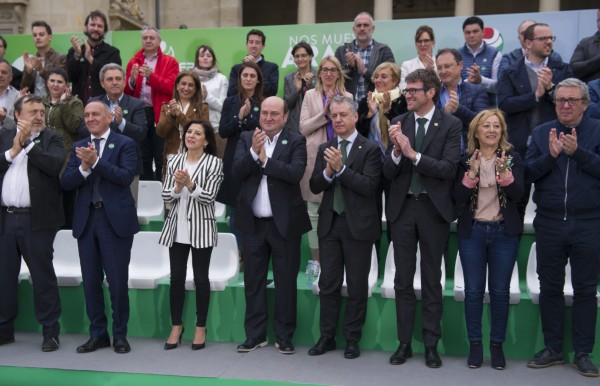 Mitin Vitoria-Gasteiz. Gorka Urtaran, Ramiro González, Izaskun Bilbao, Iñigo Urkullu, Andoni Ortuzar