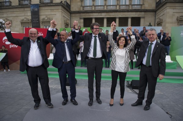 Mitin Vitoria-Gasteiz. Gorka Urtaran, Ramiro González, Izaskun Bilbao, Iñigo Urkullu, Andoni Ortuzar