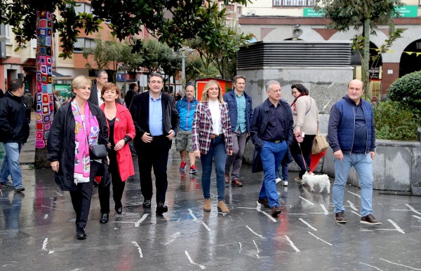 Mitina Barakaldo. Andoni Ortuzar, Iñigo Urkullu, Aitor Esteban, Josune Gorospe, Amaia Del Campo 