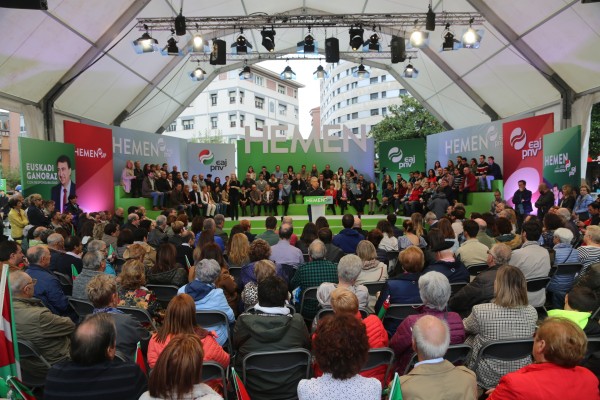 Mitin Barakaldo. Andoni Ortuzar, Iñigo Urkullu, Aitor Esteban, Josune Gorospe, Amaia Del Campo 