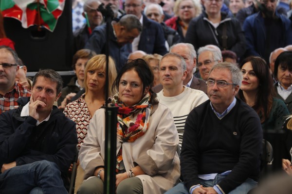 Mitin Barakaldo. Andoni Ortuzar, Iñigo Urkullu, Aitor Esteban, Josune Gorospe, Amaia Del Campo 