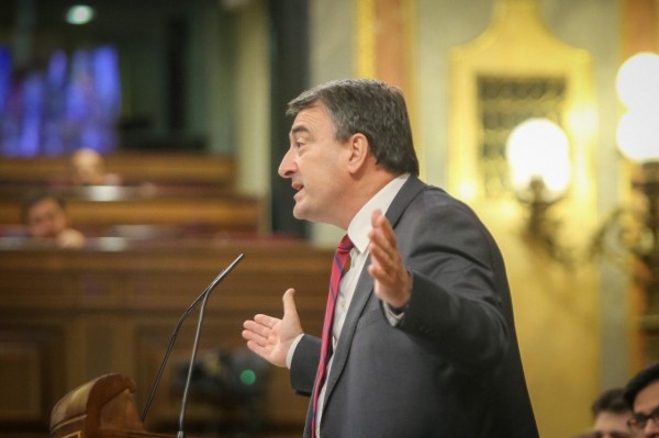 Aitor Esteban en el Pleno de investidura