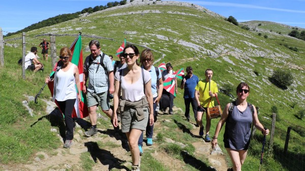 Subida a Zaldiaran, Ernio y Serantes Iñigo Urkullu, Bakartxo Tejeria, Leixuri Arrizabalaga