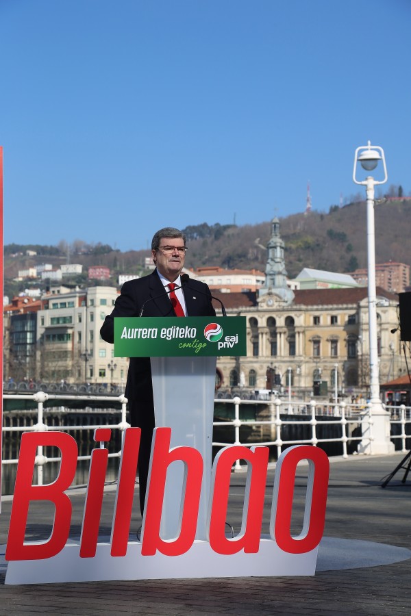 Presentación de Juan Mari Aburto Rique como candidato a la alcaldía de Bilbao por EAJ-PNV