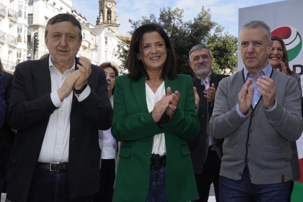 José Antonio Suso, Beatriz Artolazabal y el lehendakari Iñigo Urkullu