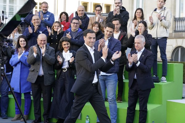 21-A Mitin Gasteiz. Imanol Pradales, Nerea Melgosa, Joseba Diez Antxustegi, Iñigo Urkullu, Andoni Ortuzar