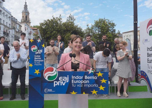 Mitin Vitoria Gasteiz - Oihane Agirregoitia, Rakel Molina, Andoni Ortuzar