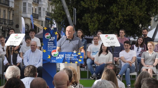 Mitina Vitoria Gasteizen - Oihane Agirregoitia, Rakel Molina, Andoni Ortuzar