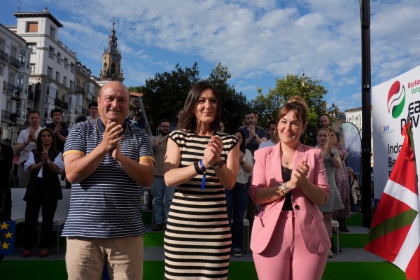 Mitin Vitoria Gasteiz - Oihane Agirregoitia, Rakel Molina, Andoni Ortuzar