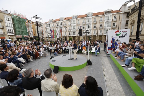 9-J Mitin Plaza de la Provincia - Vitoria Gasteiz