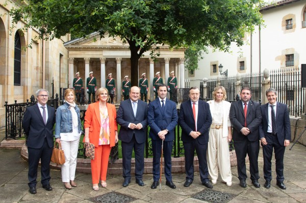 Imanol Pradales, zin egiteko eta kargua hartzeko osokoa