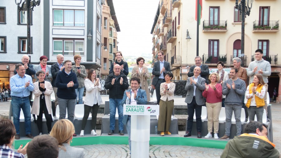  “Zarautz indartzen jarraitzeko” taldea eta programaren lan ildo nagusiak aurkeztu ditu EAJk